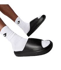 CHANCLA NEGRA CONVERSE 3